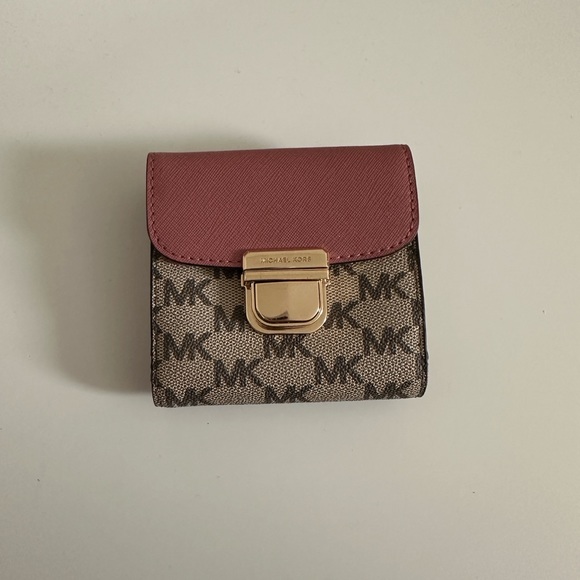 Michael Kors Compact Wallet - Picture 1 of 6